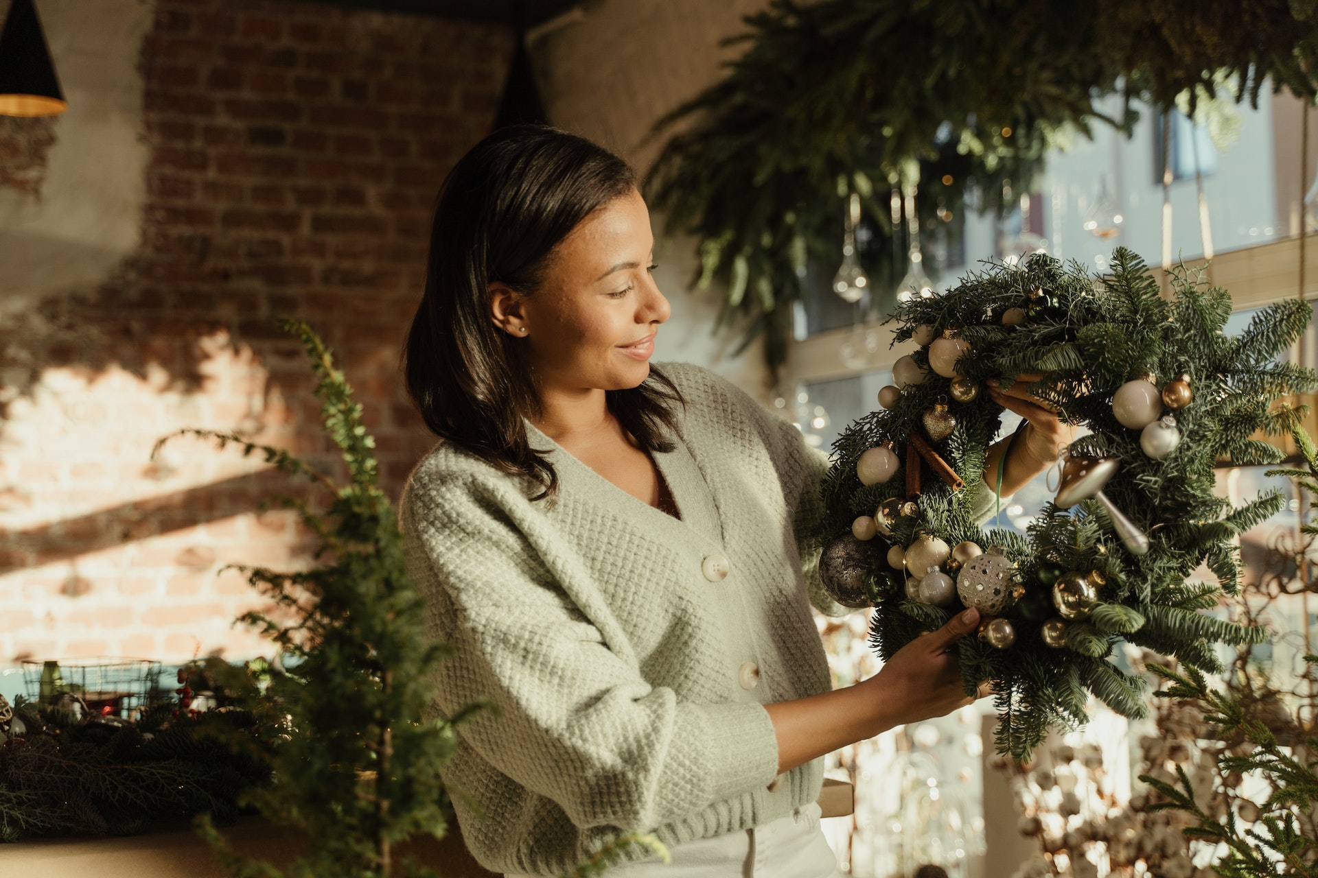 Guide to Christmas Volunteering and Donating Volunteer